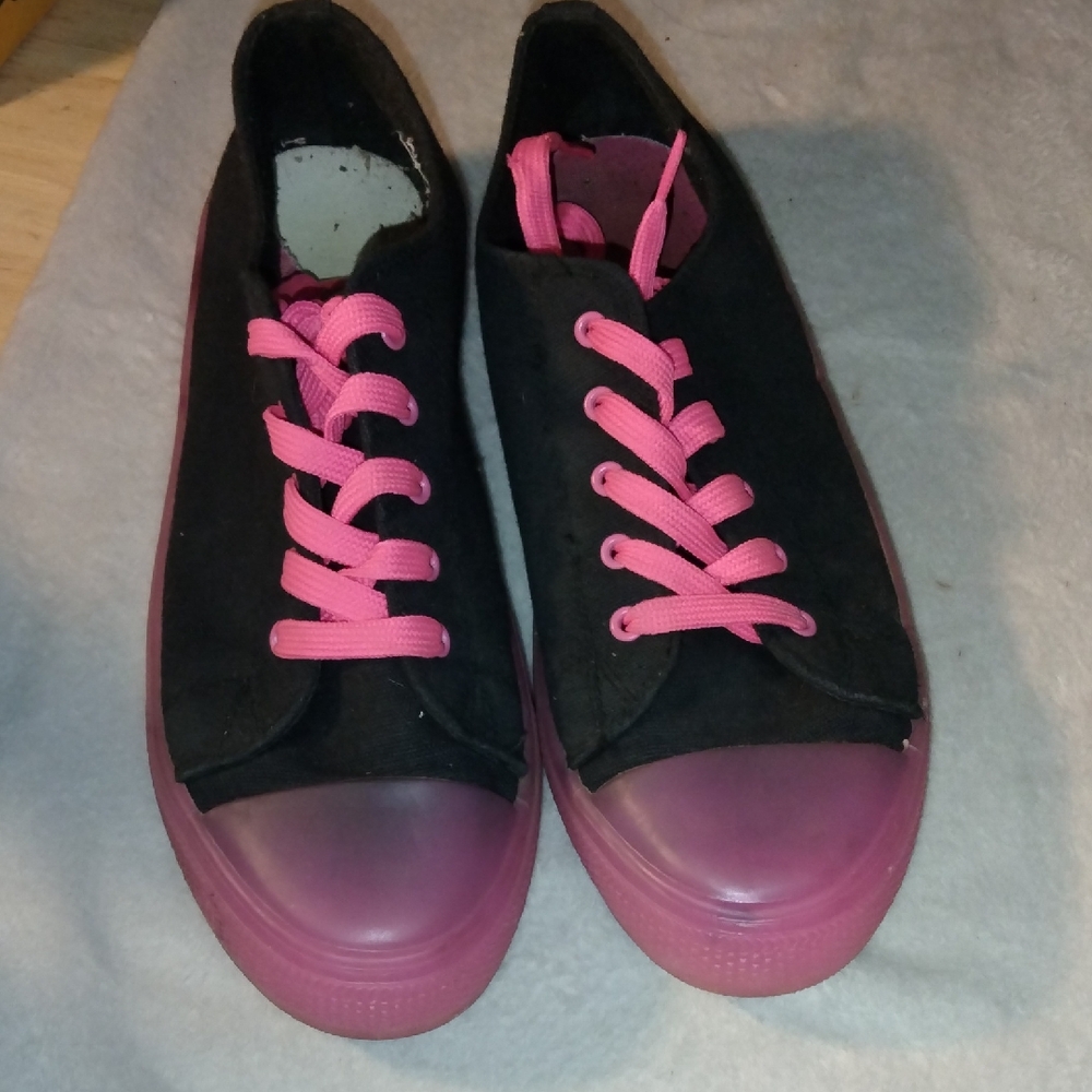 Rouge! Black and Pink Sneakers